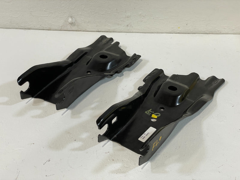 Load image into Gallery viewer, 22-25 HONDA CIVIC ACCORD FRONT LH &amp; RH SUBFRAME REARWARD STAY BRACKET PAIR 86952
