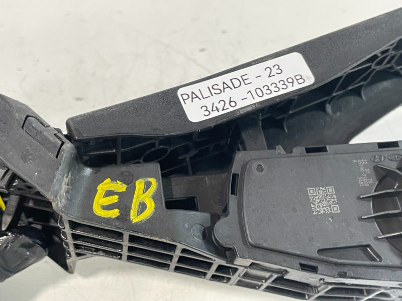Load image into Gallery viewer, HYUNDAI PALISADE SANTA FE GAS PEDAL ACCELERATOR THROTTLE TRAVEL SENSOR # 103339B
