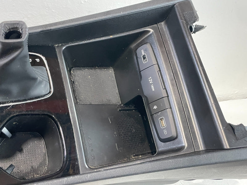 Load image into Gallery viewer, 22-24 HYUNDAI TUCSON SEL CENTER CONSOLE STORAGE COMPARTMENT ASSEMBLY # 103285

