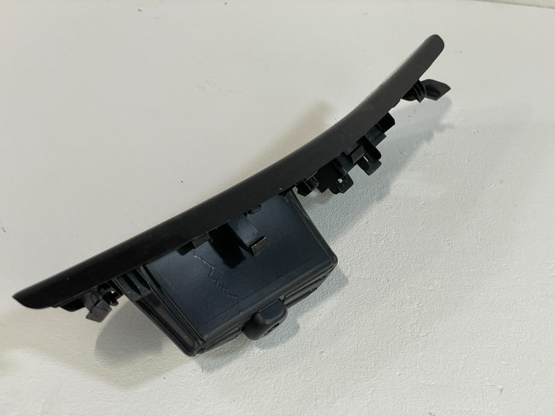 Load image into Gallery viewer, 2016-2017 INFINITI QX50 REAR LEFT DRIVER SIDE DOOR WINDOW SWITCH BEZEL # 86309
