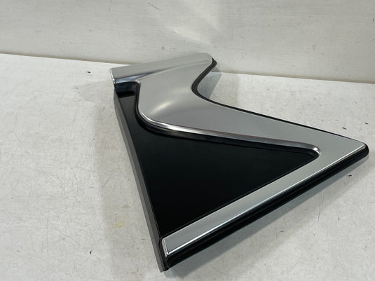 2017-2019 INFINITI QX30 REAR RIGHT SIDE FENDER CORNER QUARTER PANEL TRIM