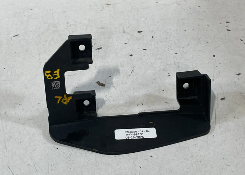 Load image into Gallery viewer, 20-22 HYUNDAI PALISADE REAR LEFT BLIND SPOT RADAR SENSOR MODULE BRACKET # 99160
