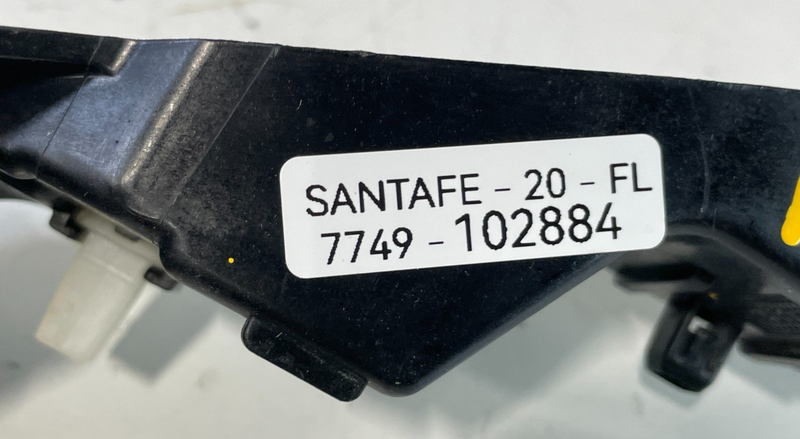 Load image into Gallery viewer, 19-20 HYUNDAI SANTA FE FRONT LEFT DRIVER SIDE BUMPER RETAINER BRACKET # 102884
