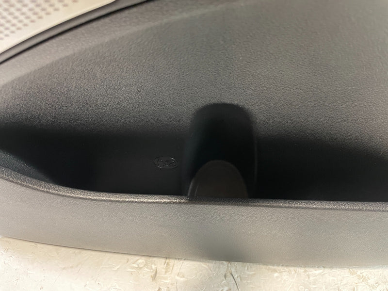 Load image into Gallery viewer, 2020 - 2022 HYUNDAI PALISADE FRONT RIGHT SIDE INTERIOR DOOR TRIM PANEL # 104768
