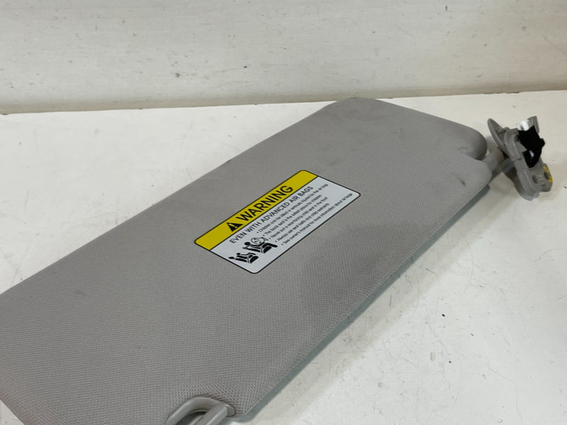 Load image into Gallery viewer, 2020-2023 HYUNDAI PALISADE FRONT RIGHT PASSENGER SIDE SUNVISOR SUN VISOR #102216

