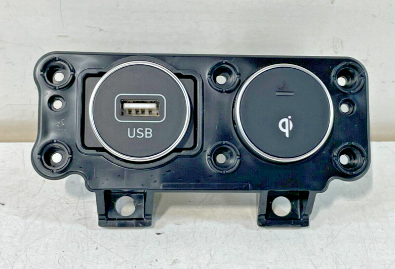 Load image into Gallery viewer, 22-23 GENESIS G70 USB PORT &amp; WIRELESS CHARGING INDICATOR CONTROL SWITCH # 96721
