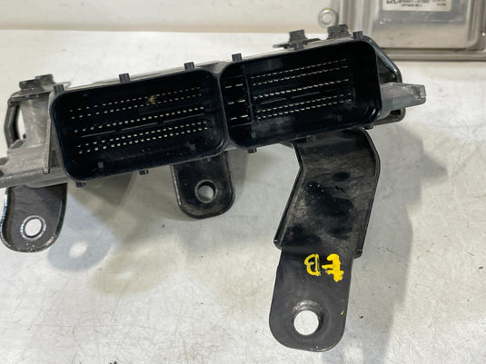 KIA STINGER GT-LINE ENGINE & TRANS CONTROL MODULE & AUDIO AMP W/ KEY FOB