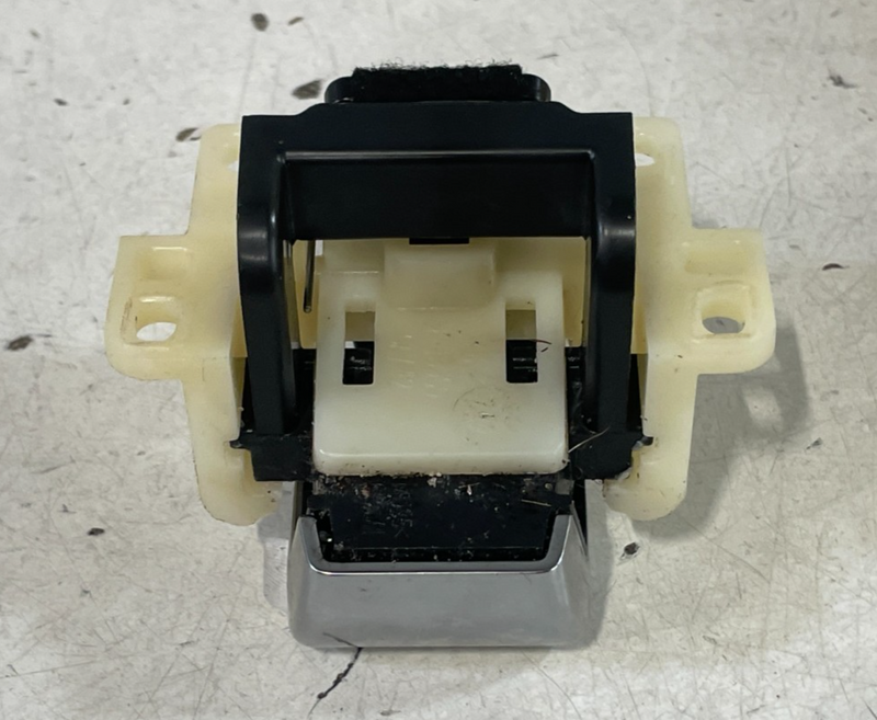 Load image into Gallery viewer, 23-25 HONDA HR-V CENTER CONSOLE ARMREST LID COVER LATCH LOCK 834173W0A01 #100691
