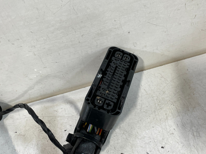 Load image into Gallery viewer, 2019-2020 BMW 330i 330i xDrive FRONT LEFT DRIVER SIDE REPAIR WIRING SET # 98320
