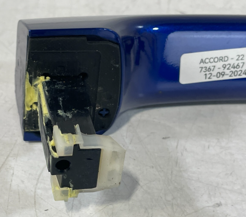 Load image into Gallery viewer, 18-22 HONDA ACCORD REAR RIGHT SIDE OUTER EXTERIOR DOOR HANDLE BLUE B575P # 92467
