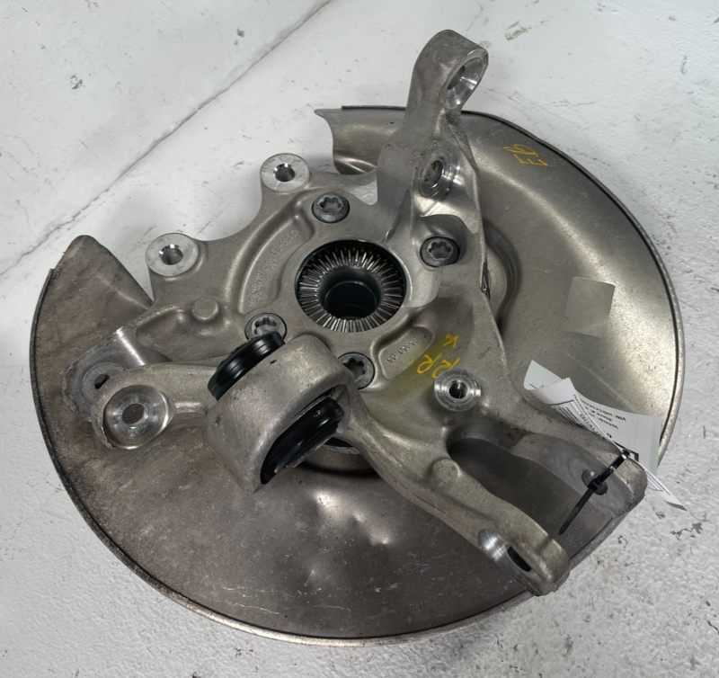 Load image into Gallery viewer, 2021-2025 BMW G82 M4 M3 M2 REAR RIGHT SIDE SPINDLE KNUCKLE W/ HUB 3.0L # 105727
