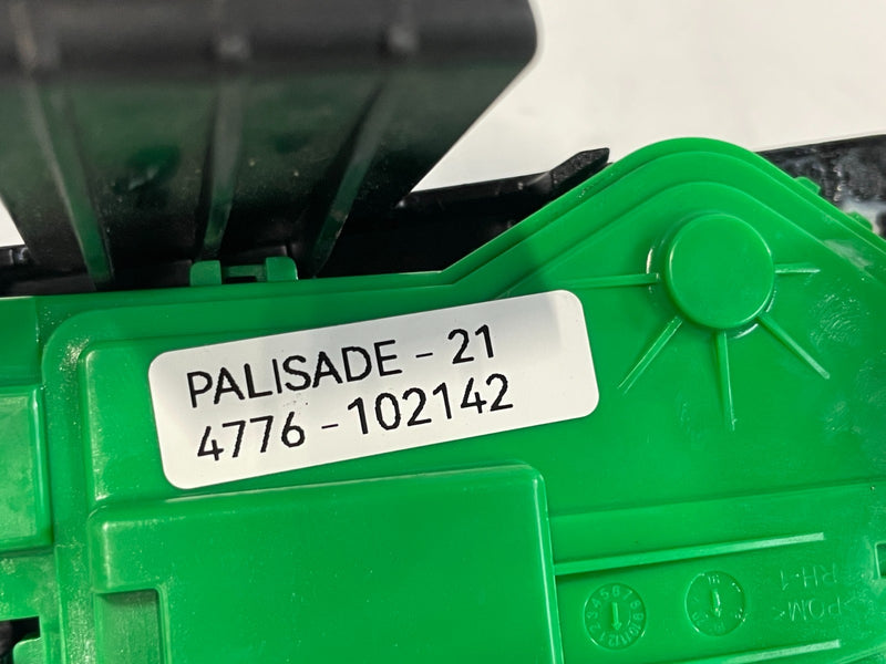 Load image into Gallery viewer, 2020-2022 HYUNDAI PALISADE FUEL GAS TANK DOOR LATCH LOCK ACTUATOR MODULE #102142
