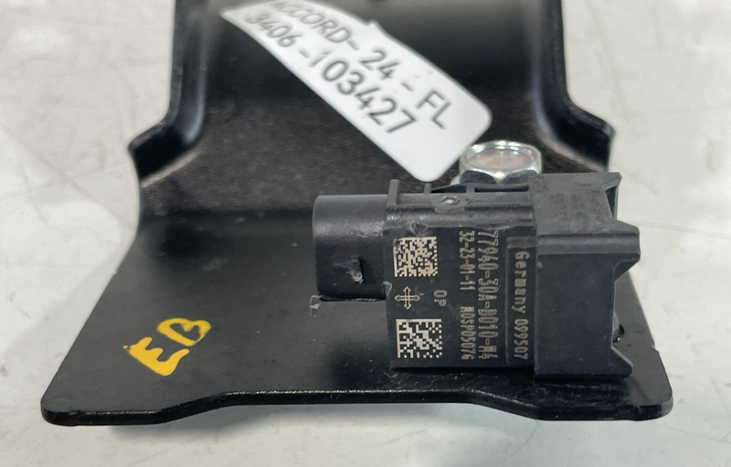 Load image into Gallery viewer, 2023-2025 HONDA ACCORD FRONT LEFT SIDE SRS SENSOR MOUNT SUPPORT BRACKET # 103427
