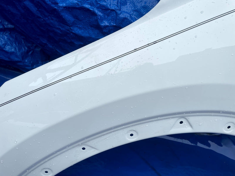 Load image into Gallery viewer, NISSAN ROGUE FRONT LEFT DRIVER SIDE FENDER ASSEMBLY WHITE (QAK) 21-25 # 106877
