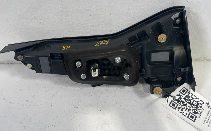 Load image into Gallery viewer, 2023 - 2025 HONDA HR-V REAR RIGHT PASSENGER SIDE INNER TAILLIGHT LAMP # 105463
