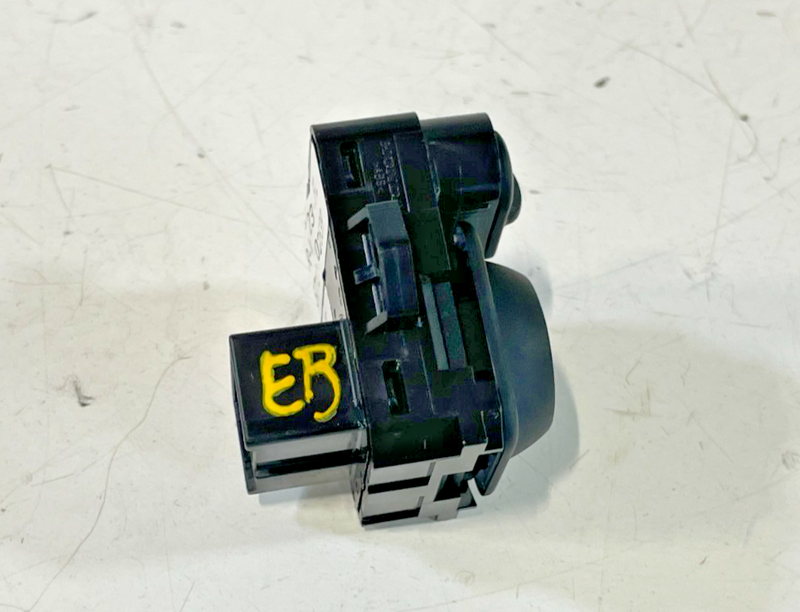 Load image into Gallery viewer, 23-25 HONDA CIVIC CR-V HR-V FRONT LEFT SIDE DOOR MIRROR ADJUSTMENT SWITCH 102539
