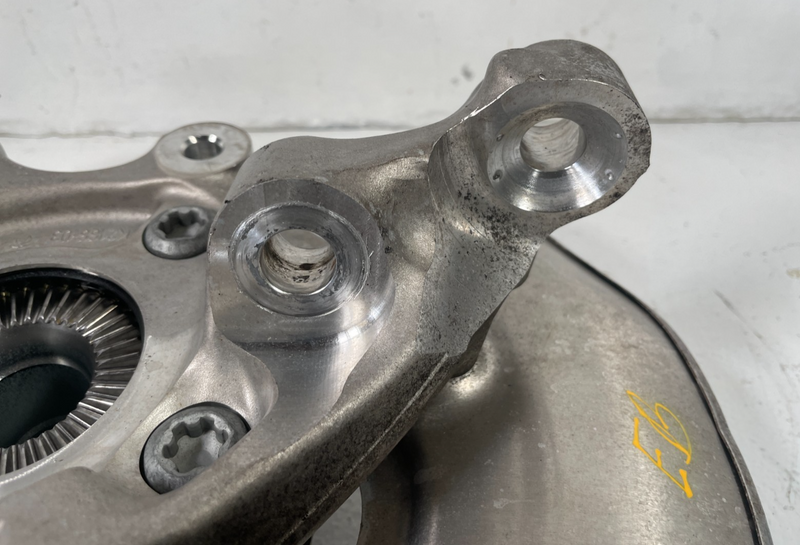 Load image into Gallery viewer, 2021-2025 BMW G82 M4 M3 M2 REAR RIGHT SIDE SPINDLE KNUCKLE W/ HUB 3.0L # 105727

