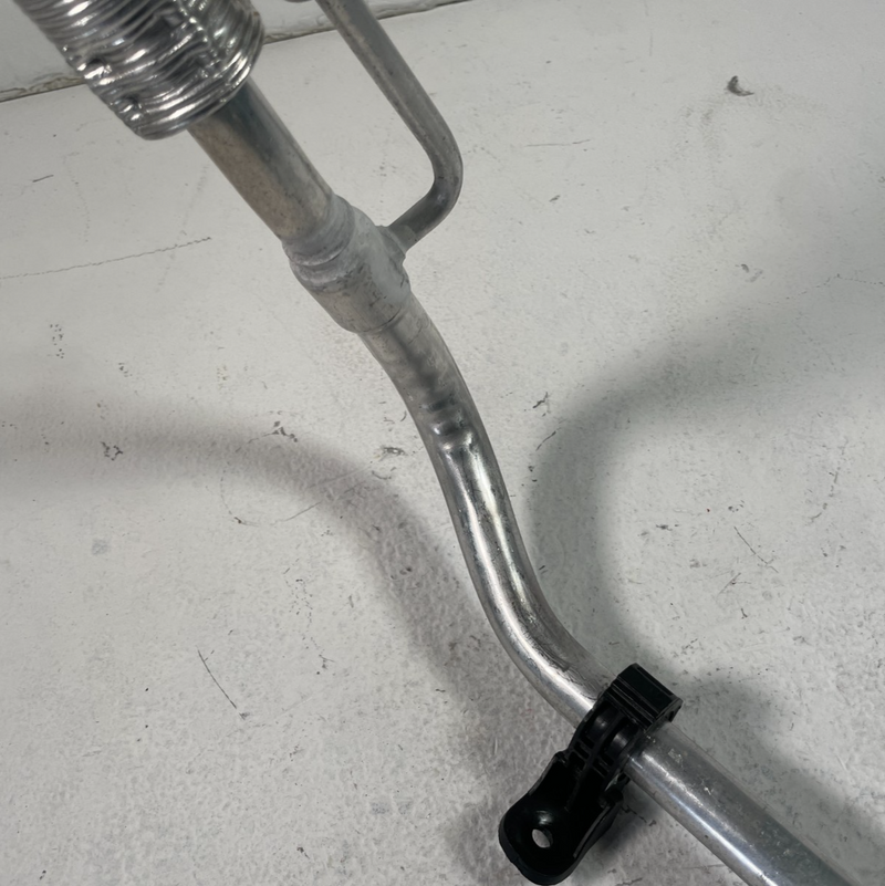 Load image into Gallery viewer, 22-25 HYUNDAI TUCSON AC AIR CONDITIONING SUCTION &amp; LIQUID LINE HOSE TUBE #105980
