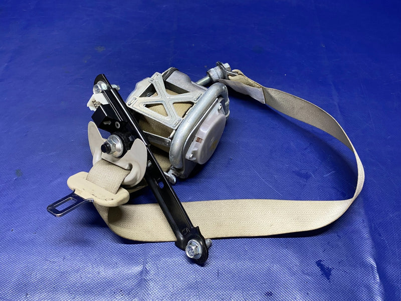 Load image into Gallery viewer, 2013-2014 INFINITI JX35 QX60 FRONT RIGHT SEAT BELT RETRACTOR W/O PRE CRASH 77567
