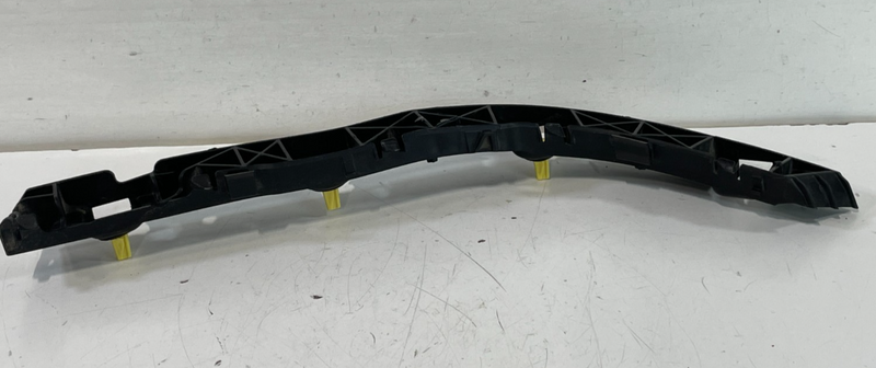 Load image into Gallery viewer, 2019-2020 HYUNDAI SANTA FE REAR BUMPER RIGHT SIDE UPPER SUPPORT BRACKET # 102900
