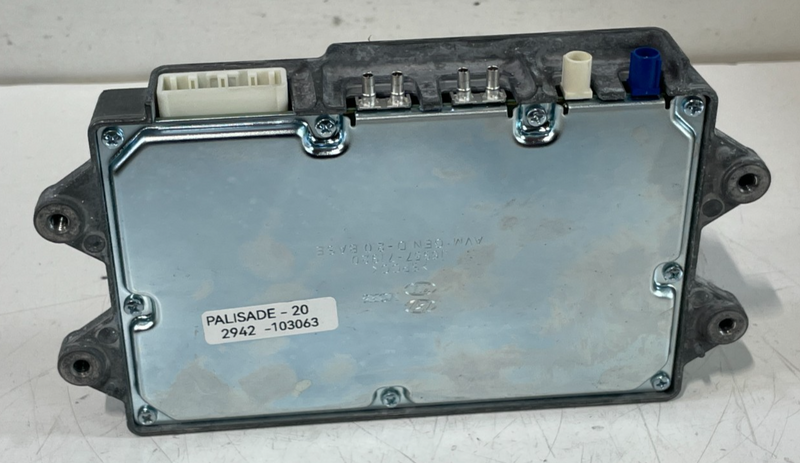 Load image into Gallery viewer, 2020-2022 HYUNDAI DRIVER ASSIST SURROUND VIEW CAMERA CONTROL MODULE # 103063
