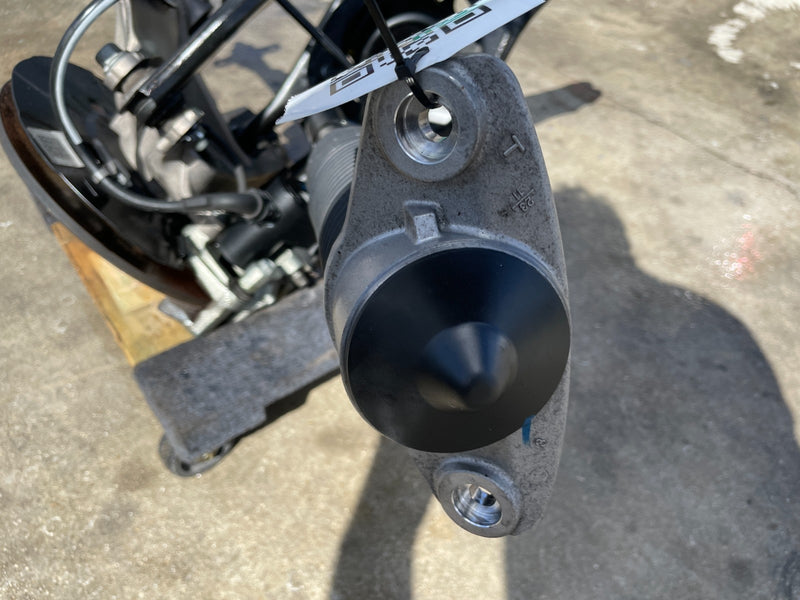 Load image into Gallery viewer, 23-25 KIA SPORTAGE FWD REAR LEFT DRIVER SIDE SUSPENSION KNEE ASSEMBLY # 106668
