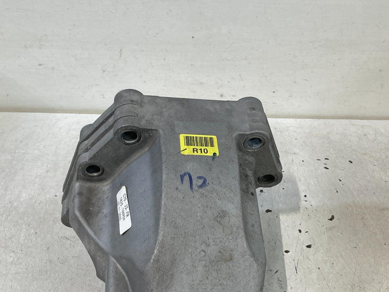 Load image into Gallery viewer, 2019-2023 GENESIS G70 FRONT RIGHT SIDE ENGINE MOUNT SUPPORT BRACKET 2.0L #100959
