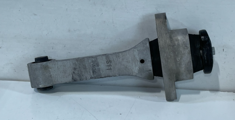 Load image into Gallery viewer, 19-25 HYUNDAI SANTA FE PALISADE ENGINE MOTOR MOUNT TORQUE ARM ROLL ROD # 102353
