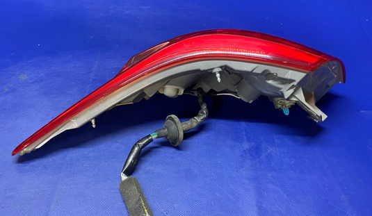 2014-2016 INFINITI Q50 RIGHT SIDE TAIL LIGHT LAMP QUARTER PANEL MOUNTED