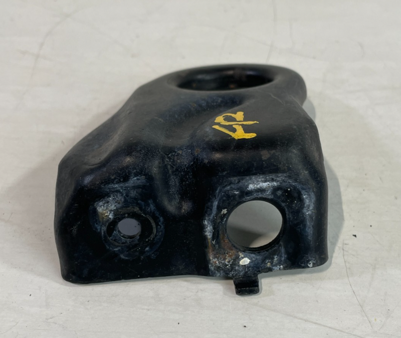 Load image into Gallery viewer, 19-23 GENESIS G70 FRONT RIGHT SIDE INTERCOOLER UPPER MOUNT BRACKET 2.0L # 104273
