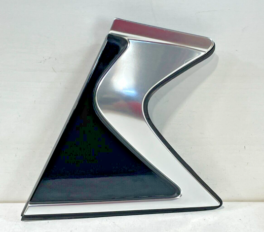 2017-2019 INFINITI QX30 REAR RIGHT SIDE FENDER CORNER QUARTER PANEL TRIM