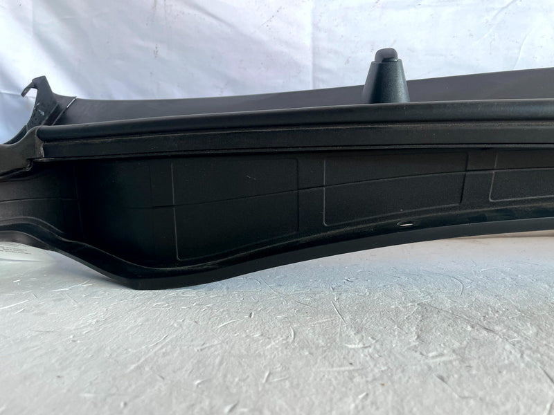 Load image into Gallery viewer, 2023-2025 KIA SPORTAGE FRONT WINDSHIELD COWL PANEL VENT GRILLE COVER # 106661
