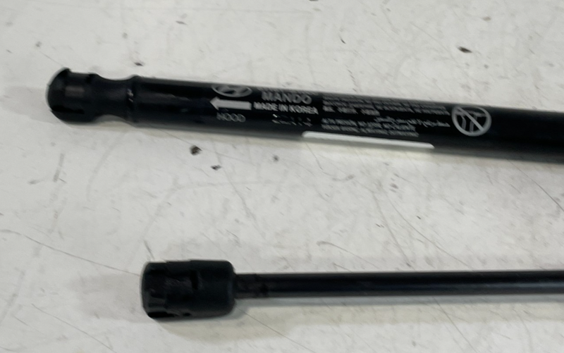 Load image into Gallery viewer, 2019-2023 SANTA FE FRONT LEFT &amp; RIGHT SIDE HOOD SHOCK STRUT LIFT SUPPORT #104006
