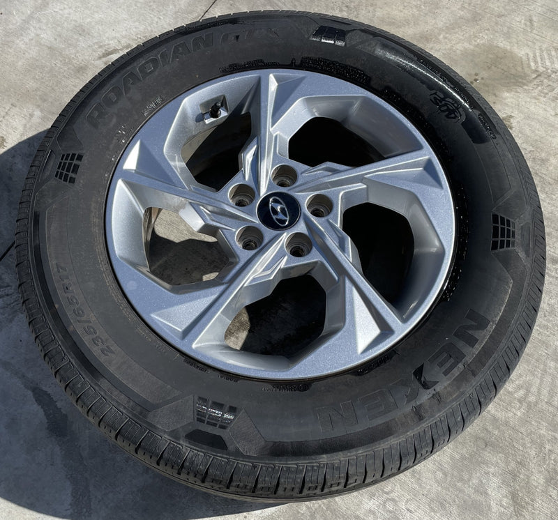 Load image into Gallery viewer, HYUNDAI TUCSON 17x7 5 SPOKE ALLOY WHEEL W/TIRE (ONLY#1) 2022-2024 # ML7-WH1331
