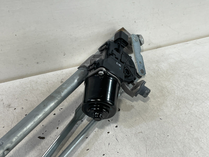 Load image into Gallery viewer, 19-24 GENESIS G70 FRONT WINDSHIELD WIPER TRANSMISSION LINKAGE W/ MOTOR # 101100
