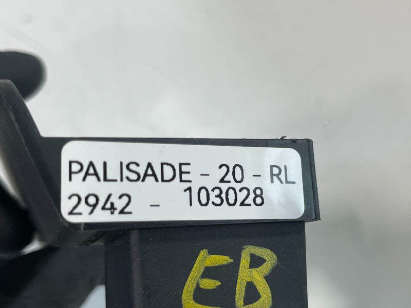 Load image into Gallery viewer, 20-22 HYUNDAI PALISADE REAR LEFT BLIND SPOT RADAR SENSOR MODULE BRACKET # 103028
