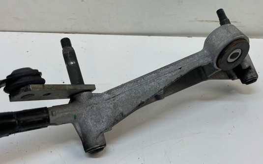 2017 - 2019 INFINITI QX30 WINDSHIELD WIPER TRANSMISSION LINKAGE W/ MOTOR
