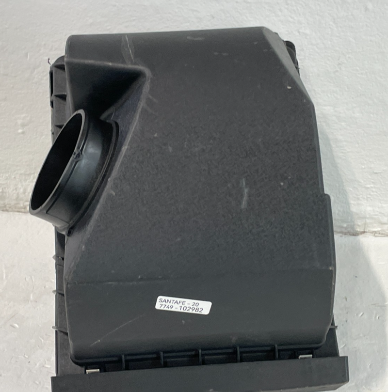 Load image into Gallery viewer, 2019-2020 HYUNDAI SANTA FE ENGINE AIR CLEANER FILTER HOUSING BOX 2.0L # 102982
