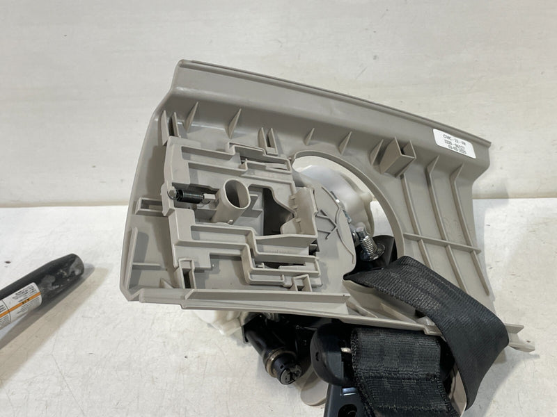 Load image into Gallery viewer, 2022-2025 HONDA CIVIC FRONT RIGHT SIDE SEAT BELT RETRACTOR W/ TENSIONER # 96127
