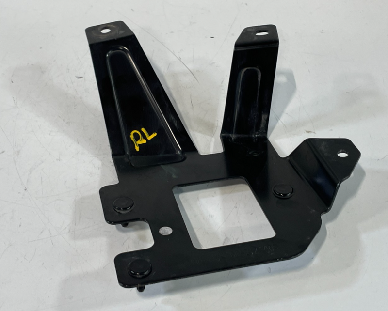 Load image into Gallery viewer, 20-22 HYUNDAI PALISADE REAR LEFT DRIVER BLIND SPOT RADAR SENSOR BRACKET # 102331
