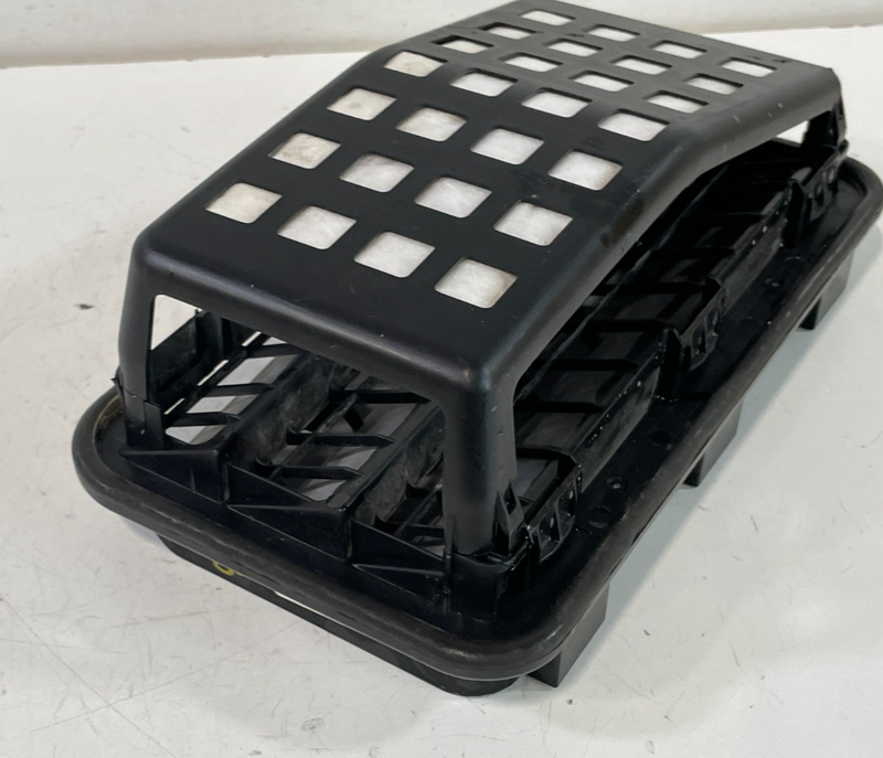 Load image into Gallery viewer, 2019-25 HYUNDAI SANTA FE PALISADE REAR LH OR RH QUARTER AIR VENT GRILLE # 102892
