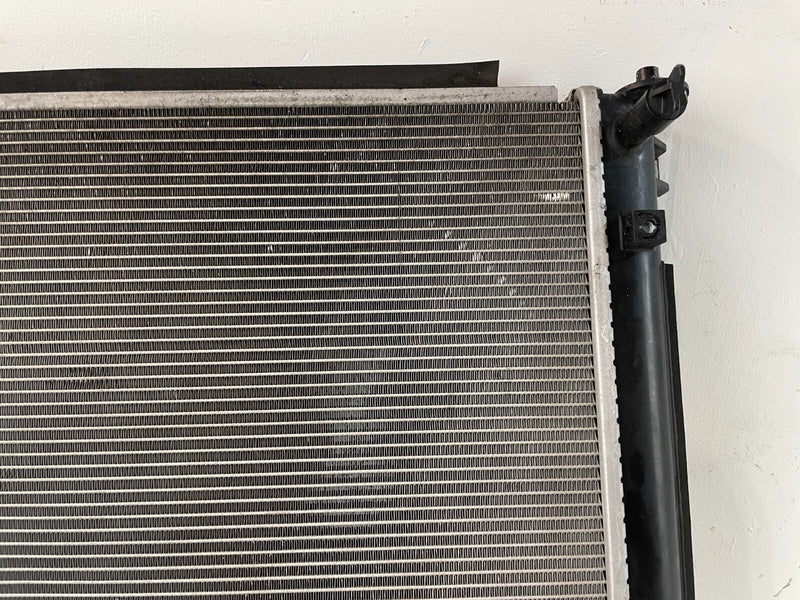 Load image into Gallery viewer, ⭐⭐ 2016 - 2020 HONDA CIVIC RADIATOR ASSEMBLY AUTOMATIC TRANSMISSION ⭐⭐
