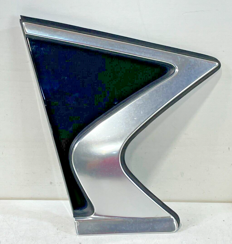 Load image into Gallery viewer, 2017-2019 INFINITI QX30 REAR LEFT SIDE FENDER CORNER QUARTER PANEL TRIM # 95272
