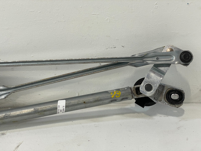 Load image into Gallery viewer, ⭐2021-2023 HYUNDAI ELANTRA FRONT WINDSHIELD WIPER TRANSMISSION LINKAGE W/ MOTOR⭐
