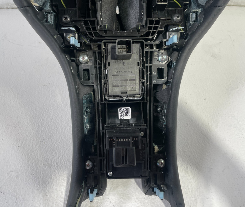 Load image into Gallery viewer, 2023-2025 HONDA HR-V LX UPPER CENTER CONSOLE TRIM PANEL ASSEMBLY BLACK # 105497
