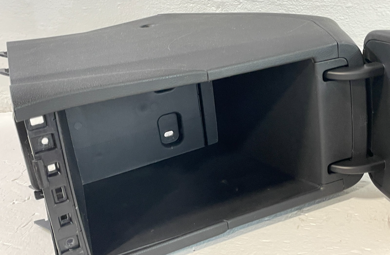 Load image into Gallery viewer, 20-22 HYUNDAI SONATA CENTER CONSOLE STORAGE COMPARTMENT BOX W/ ARMREST # 102105
