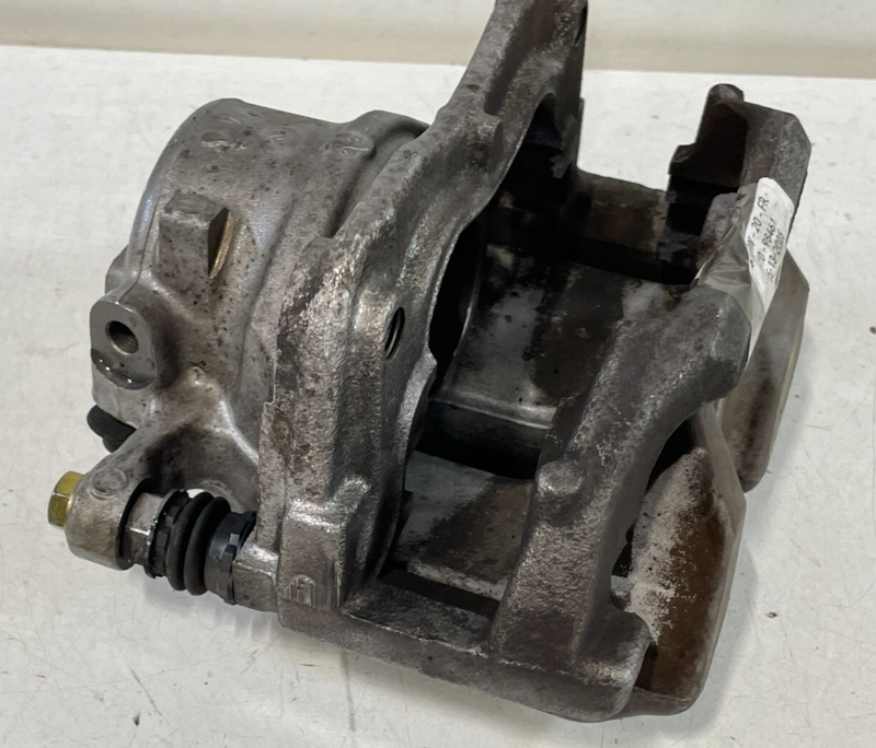 Load image into Gallery viewer, 2019 - 2024 BMW 330i 330e FRONT RIGHT PASSENGER SIDE DISC BRAKE CALLIPER # 98461

