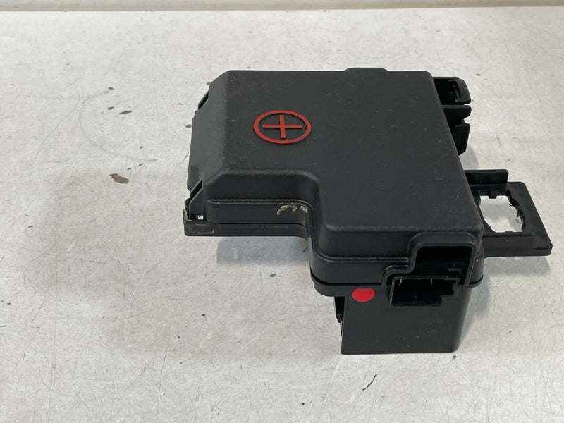 Load image into Gallery viewer, 2022-2023 KIA STINGER POSITIVE BATTERY FUSE TERMINAL COVER FUSIBLE LINK # 99636
