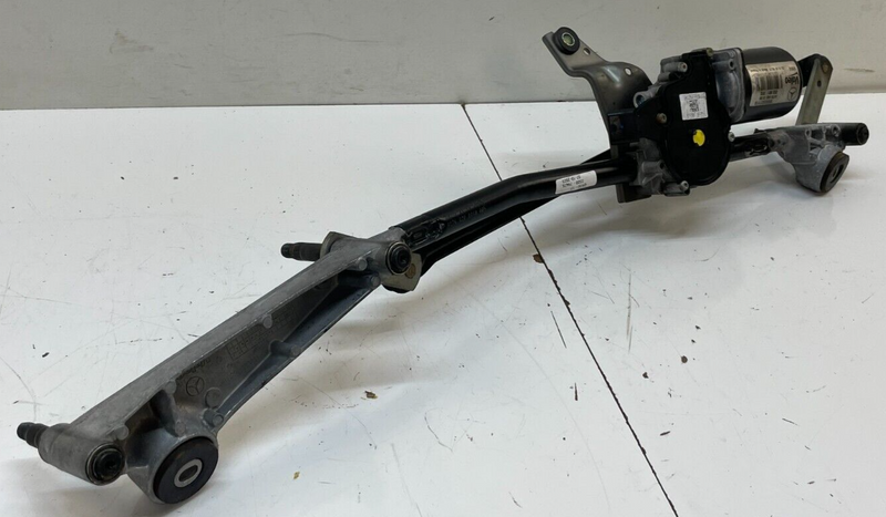 Load image into Gallery viewer, 2017 - 2019 INFINITI QX30 WINDSHIELD WIPER TRANSMISSION LINKAGE W/ MOTOR # 79475

