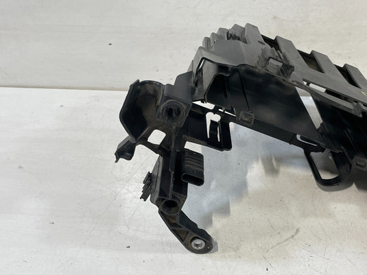 19-20 BMW 330i 330i xDrive INTEGRATED POWER SUPPLY MODULE HOLDER BRACKET